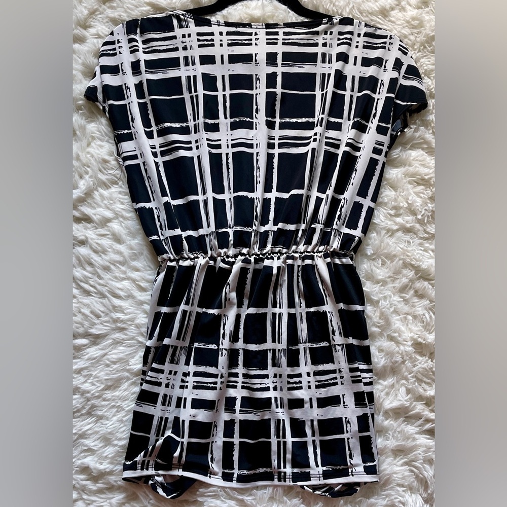 Contempo Women’s Black White Geometric Grid Print V-Neck Tunic Top Y2K Medium - Picture 7 of 12